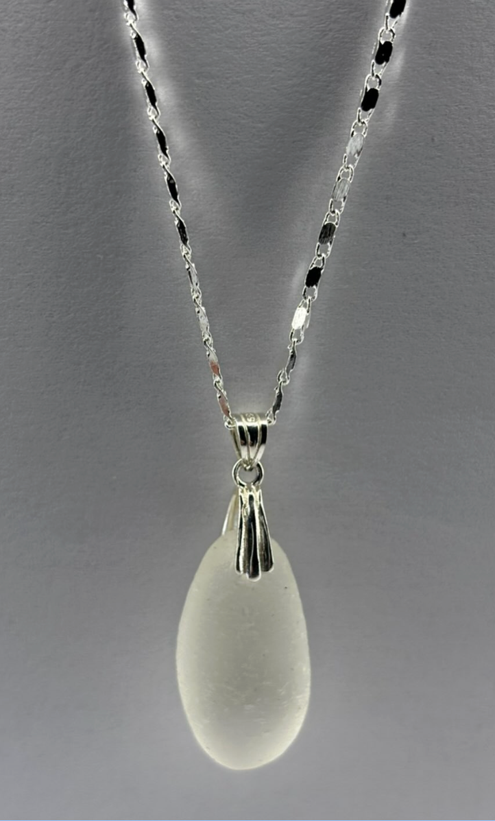 Silver necklace with Seaham Seaglass pendant